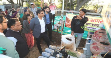 नीमच का युवक गोबर से बना रहा जैविक खाद, सालाना साढ़े तीन लाख की हो रही कमाई