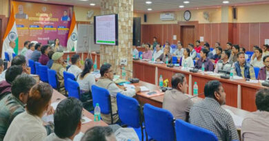 कृषकों की फार्मर आईडी अनिवार्य रूप से बनाई जाए - कलेक्टर बड़वानी