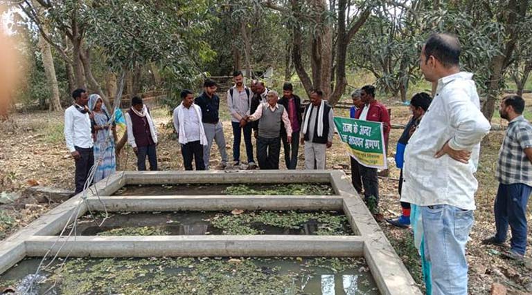 कटनी: कृषकों को डेयरी एवं जैविक कृषि फार्म का कराया अवलोकन