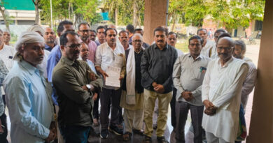 पांढुर्ना: किसानों की समस्याओं को लेकर जिला किसान कांग्रेस ने ज्ञापन सौंपा पांढुर्ना: किसानों की समस्याओं को लेकर जिला किसान कांग्रेस ने ज्ञापन सौंपा