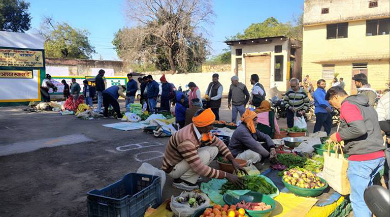 शिवपुरी में साप्ताहिक प्राकृतिक एवं जैविक खेती हाट बाजार का निरंतर संचालन  