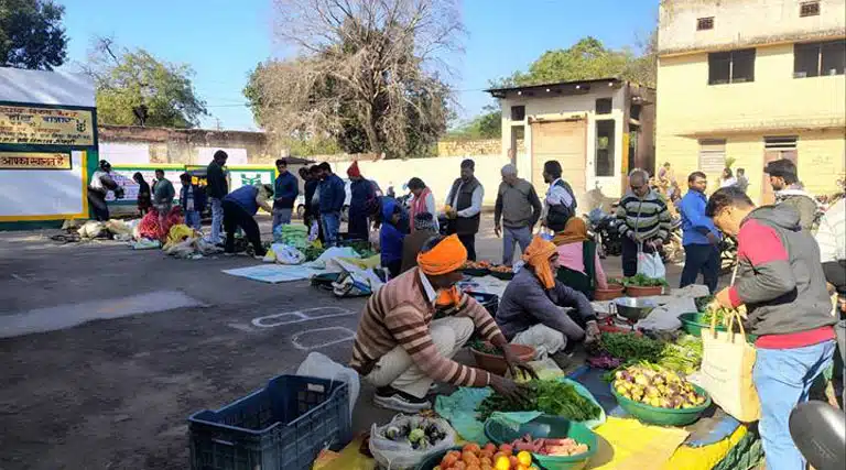 शिवपुरी में साप्ताहिक प्राकृतिक एवं जैविक खेती हाट बाजार का निरंतर संचालन  