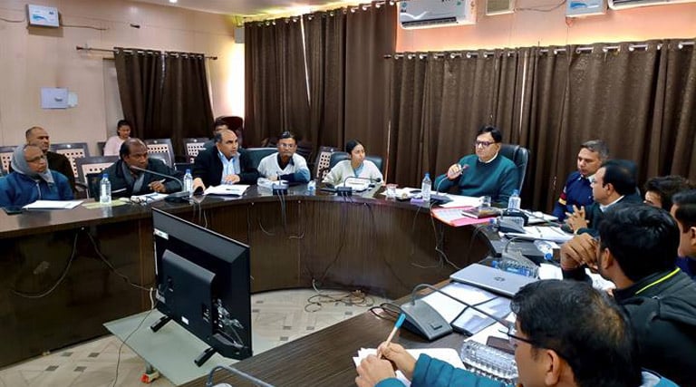 टीकमगढ़ में कृषि एवं संबंद्ध विभागों की समीक्षा बैठक आयोजित