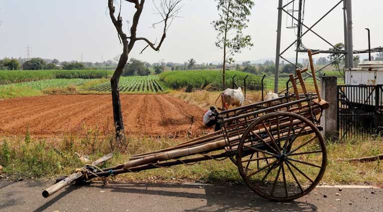 कृषि रथ के माध्यम से किसानों को दी जा रही ई-विकास प्रणाली की जानकारी
