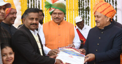 शिवपुरी कृषि विभाग की झांकी ने आकर्षित किया