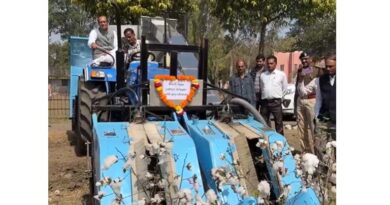 अब तेज और सस्ती होगी कपास तुड़ाई: कृषि मंत्री शिवराज सिंह ने लॉन्च किया नया हार्वेस्टर, जानिए इसकी खासियत