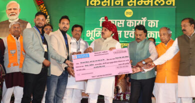 एक ही खेत से डबल कमाई कर रहे ग्वालियर के तरुण, खेती के साथ सोलर प्लांट लगाकर बढ़ी आमदनी 