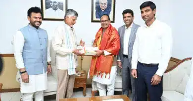 केंद्रीय कृषि मंत्री शिवराज सिंह से मिले आंध्र प्रदेश के मुख्यमंत्री चंद्रबाबू नायडू, कृषि व किसान कल्याण के मुद्दों पर की विस्तृत चर्चा केंद्रीय कृषि मंत्री शिवराज सिंह से मिले आंध्र प्रदेश के मुख्यमंत्री चंद्रबाबू नायडू, कृषि व किसान कल्याण के मुद्दों पर की विस्तृत चर्चा