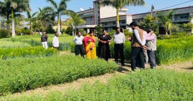 कृषि विज्ञान केंद्र टीकमगढ़ का प्रमंडल सदस्यों ने किया भ्रमण, मशरूम, बकरीपालन व फसल इकाइयों का किया अवलोकन