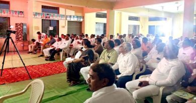 कृषक वैज्ञानिक परिचर्चा में कपास उत्पादन की उन्नत तकनीक की जानकारी दी