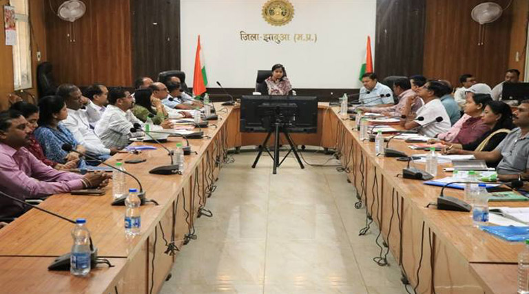 झाबुआ जिला पशु कल्याण समिति एवं डिजिटल पशुधन मिशन समिति की बैठक आयोजित