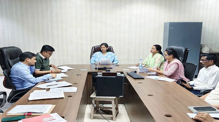 उपार्जन केंद्रों का निर्धारण कर सभी व्यवस्थाएं सुनिश्चित करें - कलेक्टर रीवा