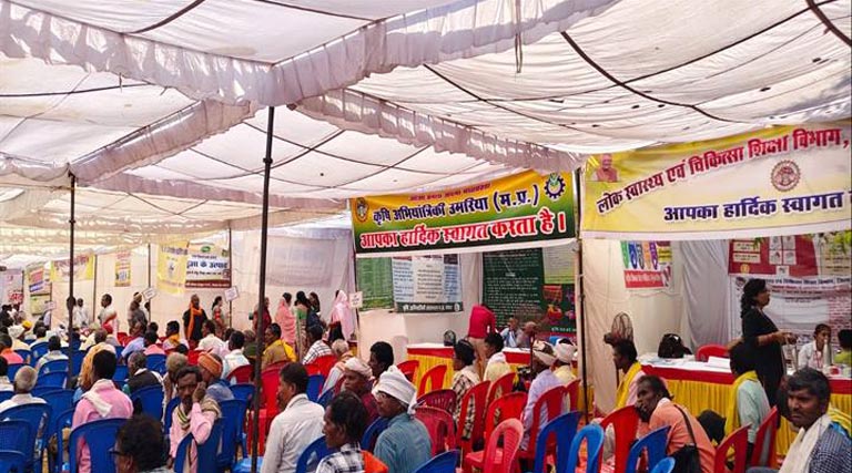 उमरिया के मिलेट्स मेले में हितग्राही मूलक योजनाओं की प्रदर्शनी लगाई