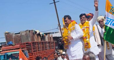 उन्हेल में किसानों की समस्याओं पर प्रदर्शन