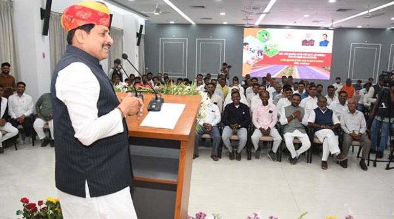 इंदौर-उज्जैन ग्रीनफील्ड मार्ग को मिली स्वीकृति, किसानों को मिलेगा 816 करोड़ का मुआवजा: मुख्यमंत्री डॉ. यादव  