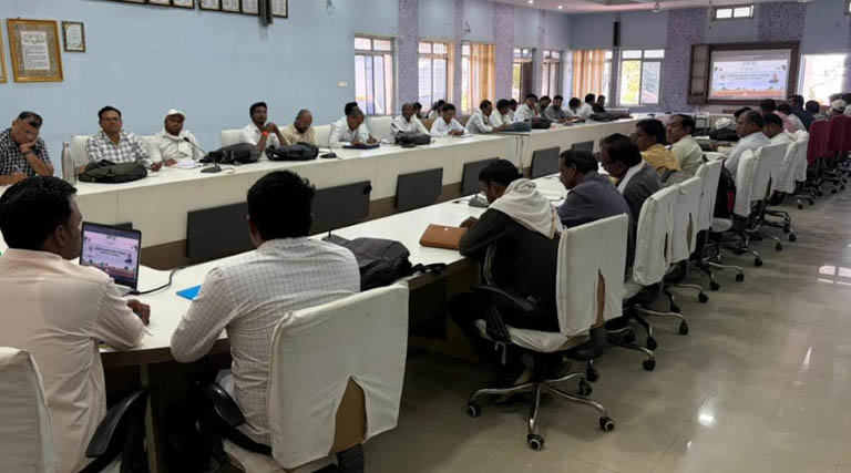 पांढुर्ना में नरवाई प्रबंधन पर एक दिवसीय प्रशिक्षण आयोजित