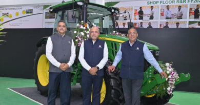 डीयर एंड कंपनी ने भारत में पावर एंड टेक्नोलॉजी शो में 5M सीरीज़ 5130M (130 एचपी) ट्रैक्टर पेश किया