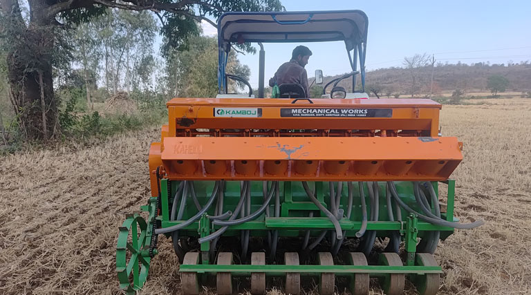 छिंदवाड़ा जिले के घोघरा में दिखा आधुनिक खेती का प्रदर्शन