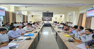 गेहूं सत्यापन एवं फसल सर्वे का कार्य प्राथमिकता से करें- कलेक्टर दतिया