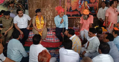 गुना कलेक्टर एवं पुलिस अधीक्षक ने किसानों से किया संवाद