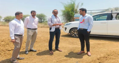 हरदा कलेक्टर ने गेहूं  की वास्तविक उपज का किया निरीक्षण