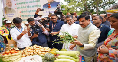 मुख्‍यमंत्री ने कृषि मंथन कार्यक्रम में कृषि नवाचारों एवं आधुनिक तकनीकों का किया अवलोकन
