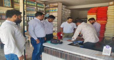 सीहोर: ई-टोकन व्यवस्था से उर्वरक वितरण, अधिकारी कर रहे निरीक्षण