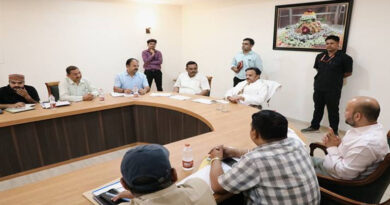 निर्माण बाधाओं को दूर कर किसानों के खेतों तक पानी पहुँचाने के दिए निर्देश