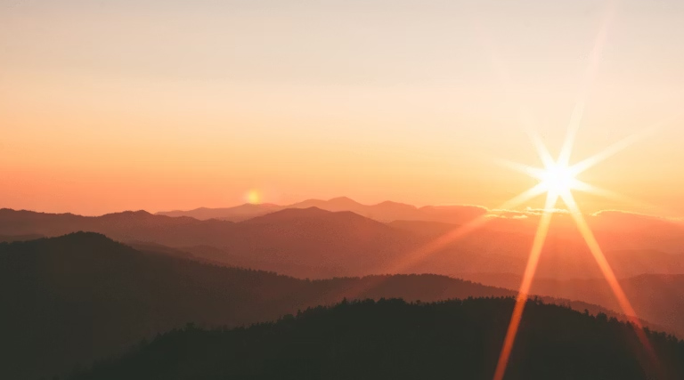 देश में गर्मी का असर तेज, कई राज्यों में हीटवेव का अलर्ट; पूर्वोत्तर में हल्की बारिश-बिजली की चेतावनी