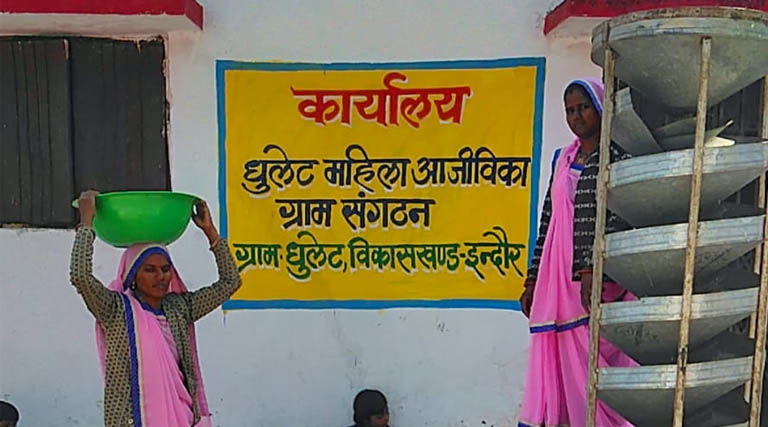 इंदौर में अनोखी पहल: खेतों में लग रही ‘कृषि पाठशाला’, किसानों को मिल रहा सीधा प्रशिक्षण