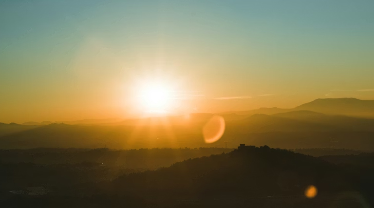 देशभर में भीषण गर्मी का कहर, यूपी के बांदा में टेंपरेचर 44°C पार; MP, छत्तीसगढ़ और दिल्ली-एनसीआर में लू की चेतावनी