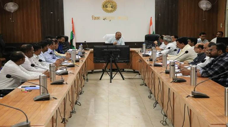 झाबुआ में कृषि एवं संबद्ध विभागों की बैठक आयोजित