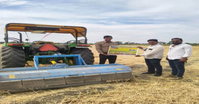 मध्यप्रदेश: रतलाम में नरवाई प्रबंधन अभियान तेज, 300 किसानों को डीकंपोजर वितरण, खेतों में दिया गया लाइव डेमो