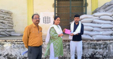 निवाड़ी कलेक्टर ने उपार्जन केन्द्रों का किया निरीक्षण