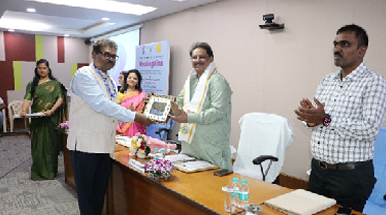 मुंबई में बहु-विशेषज्ञ मत्स्य क्लिनिक ‘हीलिंग फिन्स’ शुरू, मछली और झींगा किसानों को मिलेगा बेहतर इलाज व तकनीकी सलाह