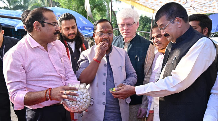 छत्तीसगढ़ बनेगा 'मखाना हब', रायपुर-धमतरी-गरियाबंद-बालोद में ‘मखाना सर्किट’ विकसित करेंगे – मंत्री नेताम  