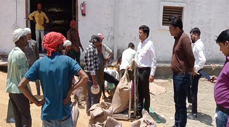 मध्यप्रदेश: रायसेन कलेक्टर ने किया गेहूं उपार्जन केंद्रों का निरीक्षण, व्यवस्थाओं का लिया जायजा  