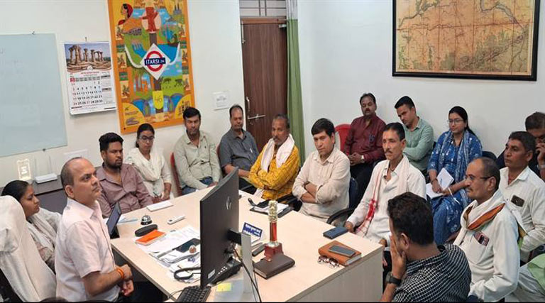नर्मदापुरम में किसान समस्याओं के निराकरण हेतु समीक्षा बैठक आयोजित
