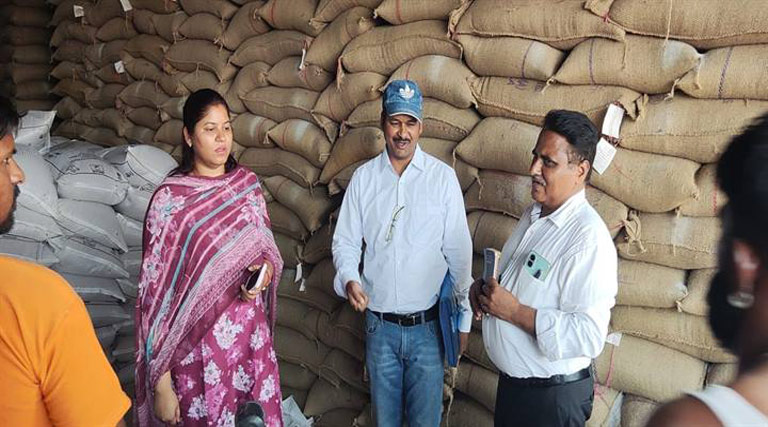उज्जैन कलेक्टर ने गेहूं उपार्जन की समीक्षा बैठक ली