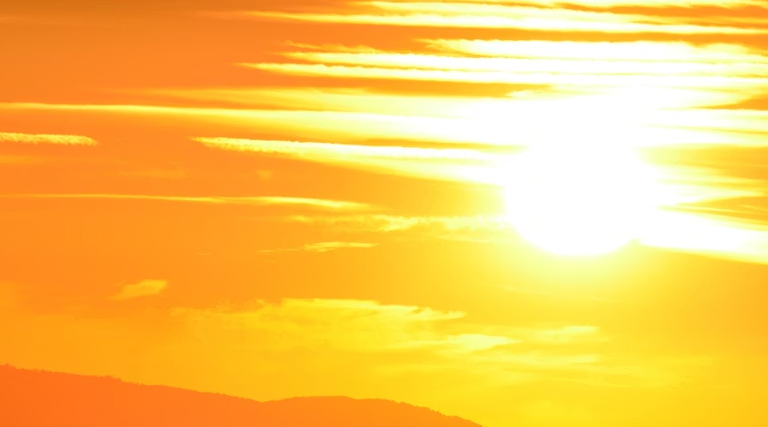 भीषण गर्मी से तप रहा मध्यप्रदेश: राजगढ़ में पारा 45°C पहुंचा, दतिया-भिंड समेत कई जिलों में तीव्र लू की चेतावनी