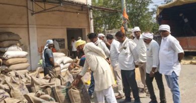 जिला कांग्रेस और विधायक ने किया मोरडोंगरी खरीदी केंद्र का निरीक्षण