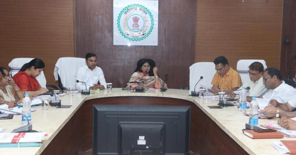 रायपुर: सूरजपुर में फार्मर रजिस्ट्री अभियान मिशन मोड पर, 15 जून तक पूरा करने के निर्देश  