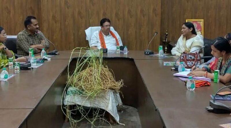 छत्तीसगढ़ में औषधीय पौधों की खेती को बढ़ावा, किसानों को दिए जा रहे मुफ्त पौधे और प्रशिक्षण  