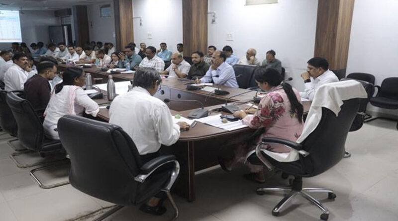 खरीफ सीजन में किसानों को समय पर मिले खाद - कलेक्टर आगर मालवा