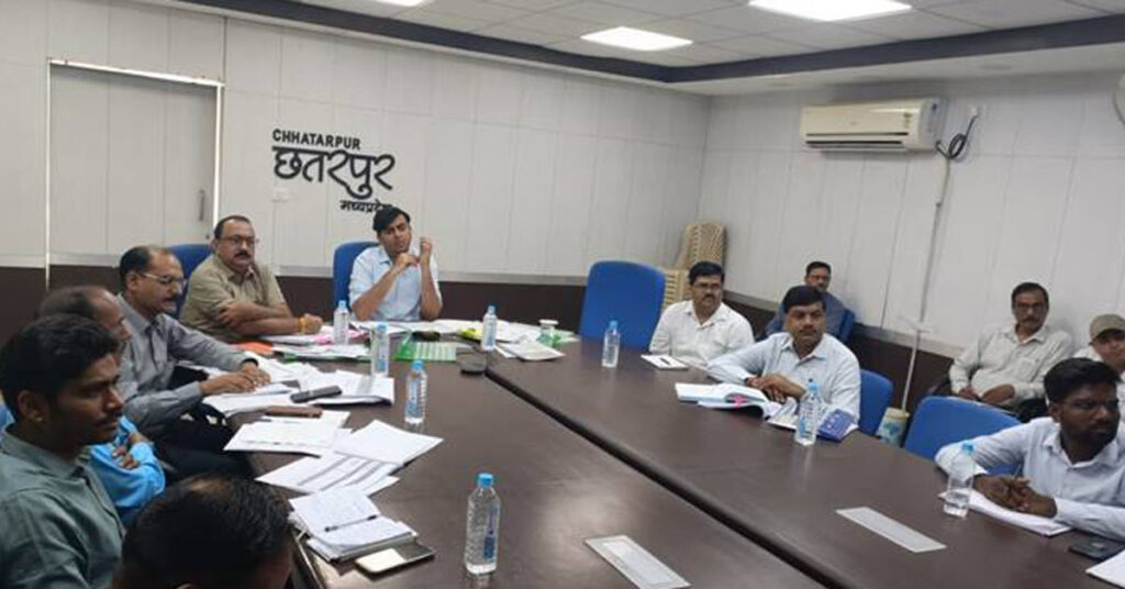छतरपुर: खरीफ-2026 की तैयारियों को लेकर एसीएस की संभागीय समीक्षा बैठक सम्पन्न