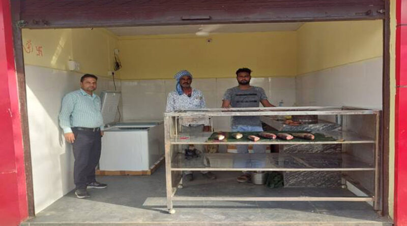 छतरपुर: स्मार्ट फिश पार्लर से बढ़ रही मछुआरों की आय