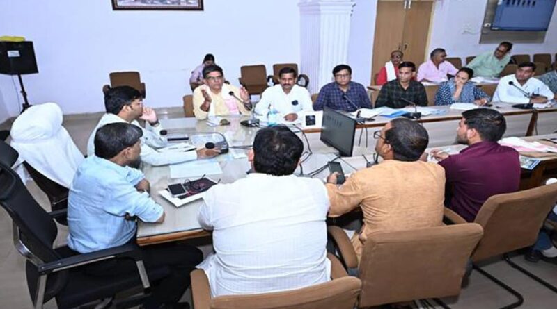 खाद वितरण में किसी प्रकार की अव्यवस्था न हो - कलेक्टर शिवपुरी