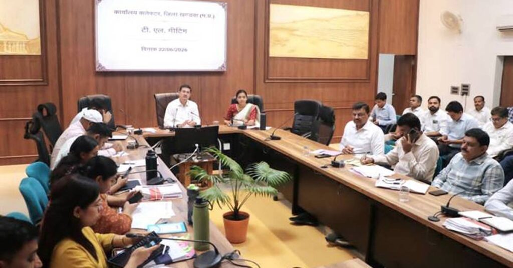 पशु चिकित्सा व उद्यानिकी विभाग की योजनाओं का व्यापक प्रचार करें - कलेक्टर खंडवा