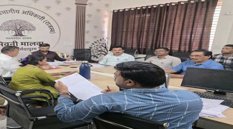 खाद के अग्रिम उठाव की व्यवस्था सुनिश्चित करें- एसडीएम नर्मदापुरम