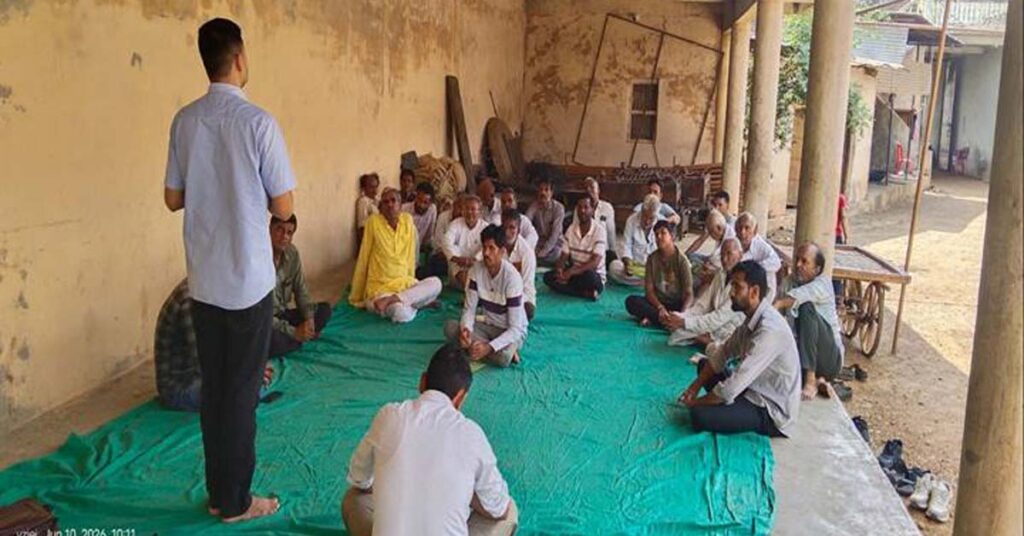 रतलाम: खेत बचाओ अभियान अंतर्गत जागरूकता कार्यक्रम आयोजित
